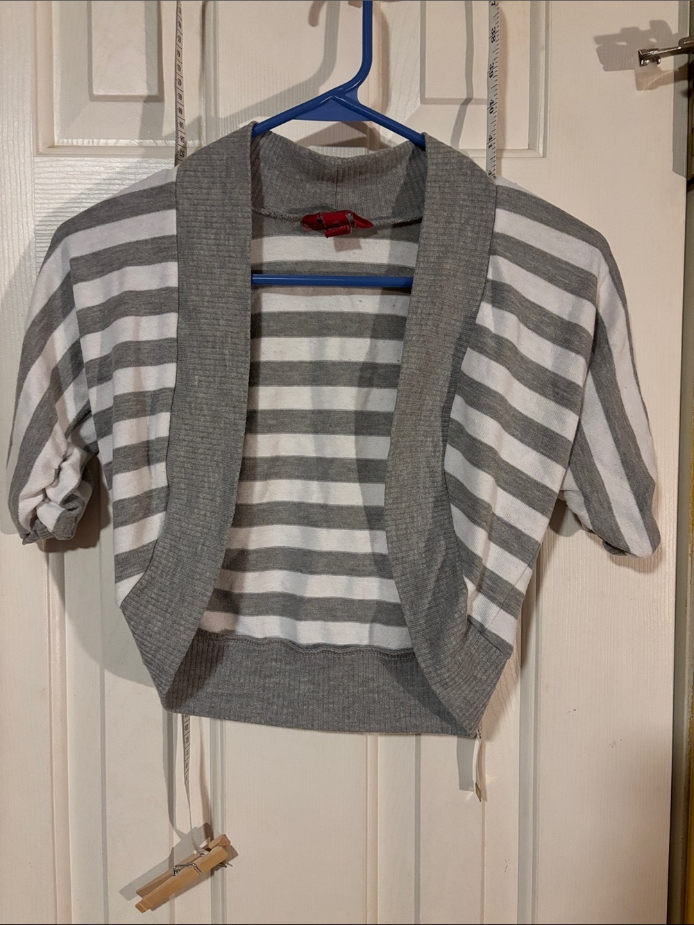 Arizona Jean Company Gray and White Striped Cropped Cardigan